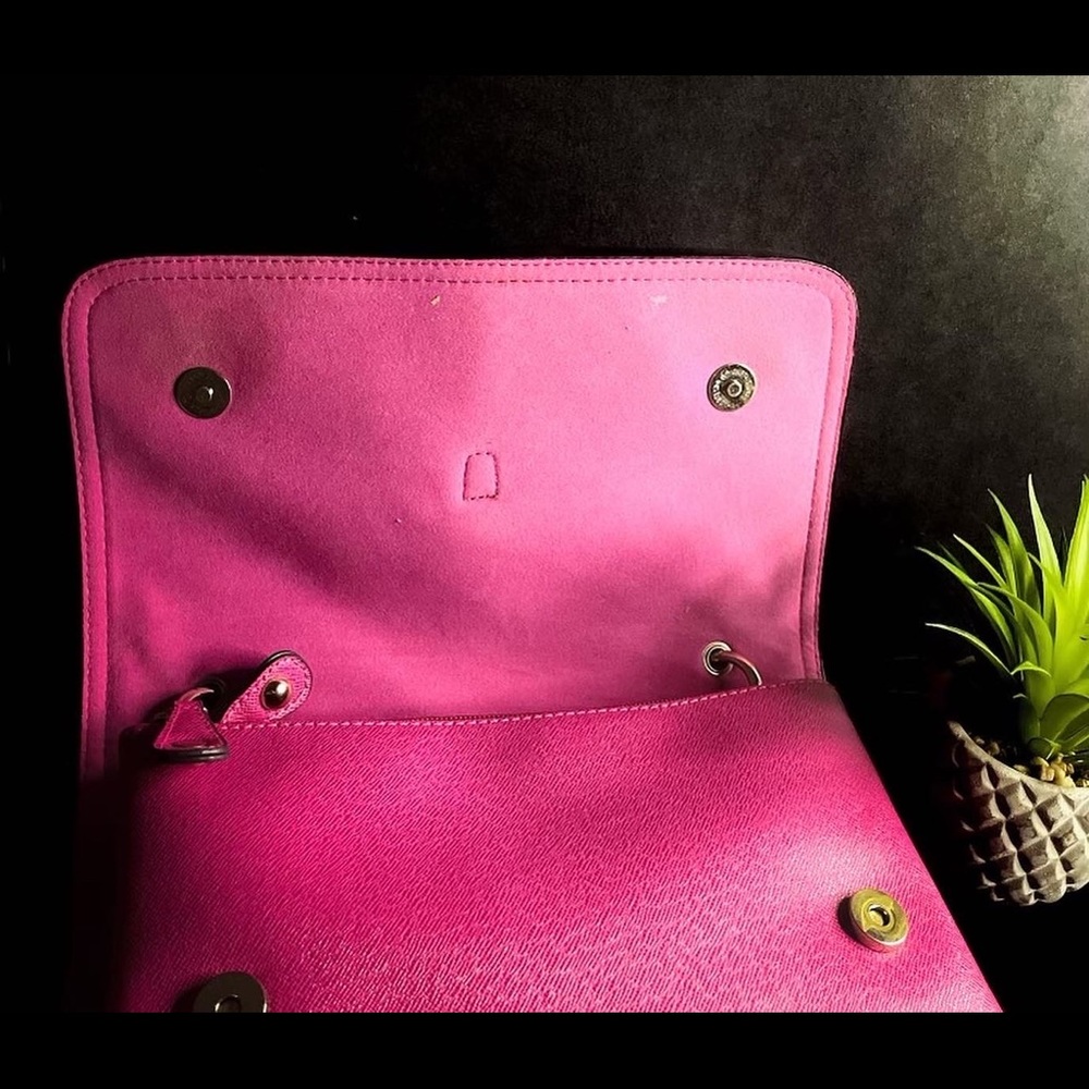Pink Handbag - Picture 3 of 7